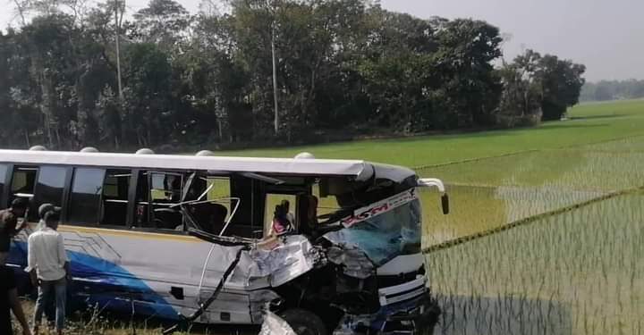 চকরিয়ায় সড়ক দুর্ঘটনায় নিহত -৩ 1 চকরিয়ায় সড়ক দুর্ঘটনায় নিহত -৩