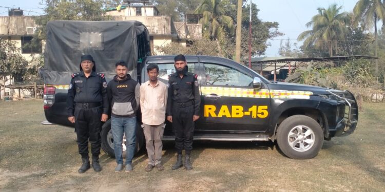 অবৈধভাবে মিয়ানমারে পণ্য পাচারকালে আটক -২