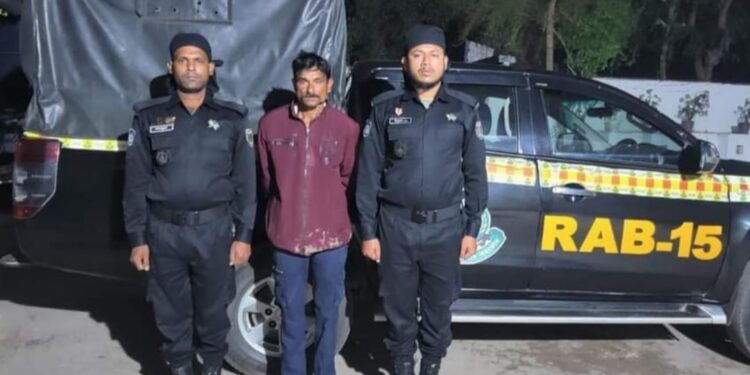 চকরিয়ায় চাঞ্চল্যকর হত্যা মামলার পলাতক  আসামি ১০ বছর পর র‌্যাবের হাতে গ্রেফতার