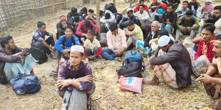 ক্যাম্প ছেড়ে পালাতে গিয়ে ৪০ রোহিঙ্গা আটক