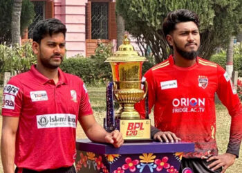আজ কুমিল্লার মুখোমুখি দুরন্ত বরিশাল, কার ঘরে শিরোপা