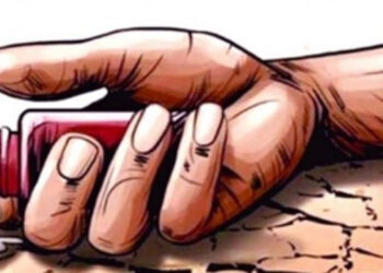 ঈদগাঁওতে ৫ সন্তানের জননীর বিষপান