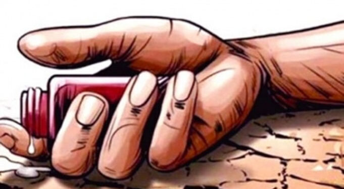 ঈদগাঁওতে ৫ সন্তানের জননীর বিষপান