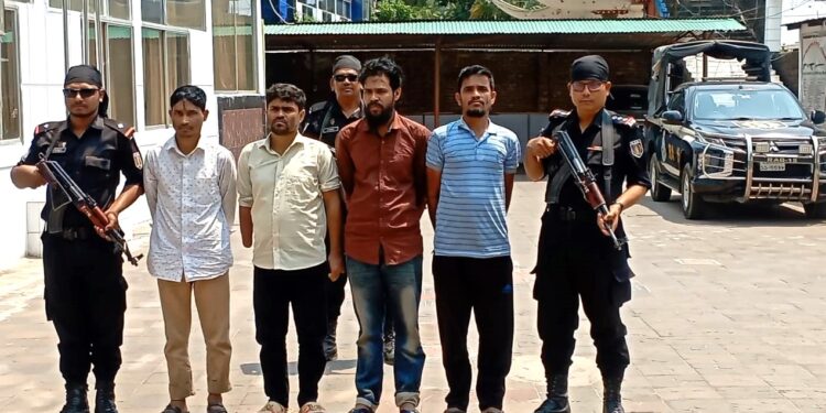 চকরিয়ায় ডাকাত দলের ৪ সদস্য গ্রেফতার