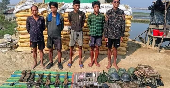 মিয়ানমারের আরও ১২ সীমান্তরক্ষী পালিয়ে বাংলাদেশে