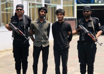 কক্সবাজারে অস্ত্রসহ দুই সন্ত্রাসী গ্রেফতার