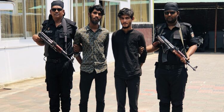 কক্সবাজারে অস্ত্রসহ দুই সন্ত্রাসী গ্রেফতার