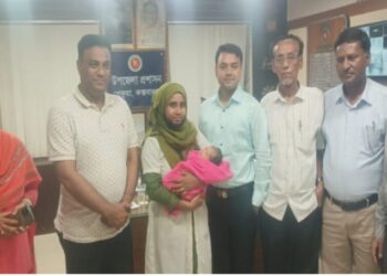 পেকুয়ায় উদ্ধারকৃত নবজাতককের দায়িত্ব নিলেন স্টাফ নার্স মিনারা