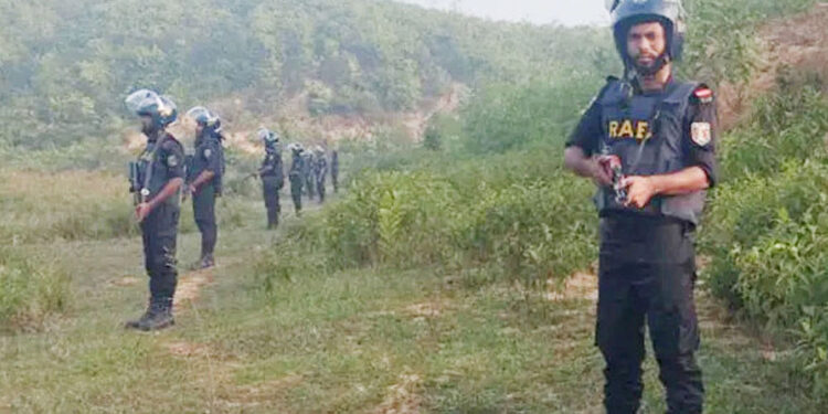লাল পাহাড়ে আরসার আস্তানায় অভিযান, গ্রেপ্তার ২