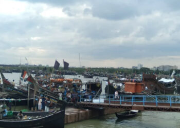 মাছ ধরা যাবেনা ৬৫ দিন, চাল পাবেন ৮৬ কেজি