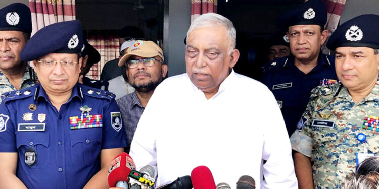 রোহিঙ্গারা যত দ্রুত ফেরত যায়, তা আমাদের জন্য মঙ্গল: স্বরাষ্ট্রমন্ত্রী 1 রোহিঙ্গারা যত দ্রুত ফেরত যায়, তা আমাদের জন্য মঙ্গল: স্বরাষ্ট্রমন্ত্রী