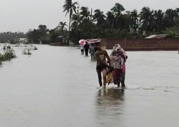 কক্সবাজারে ঘূর্ণিঝড় রেমালের প্রভাবে ১৫৩ স্থাপনা ক্ষতিগ্রস্ত আহত-১