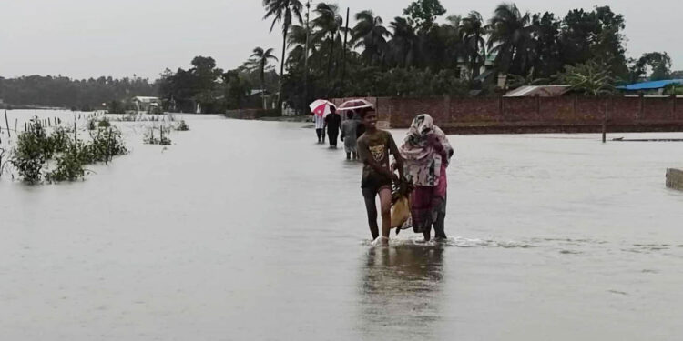 কক্সবাজারে ঘূর্ণিঝড় রেমালের প্রভাবে ১৫৩ স্থাপনা ক্ষতিগ্রস্ত আহত-১ 1 কক্সবাজারে ঘূর্ণিঝড় রেমালের প্রভাবে ১৫৩ স্থাপনা ক্ষতিগ্রস্ত আহত-১