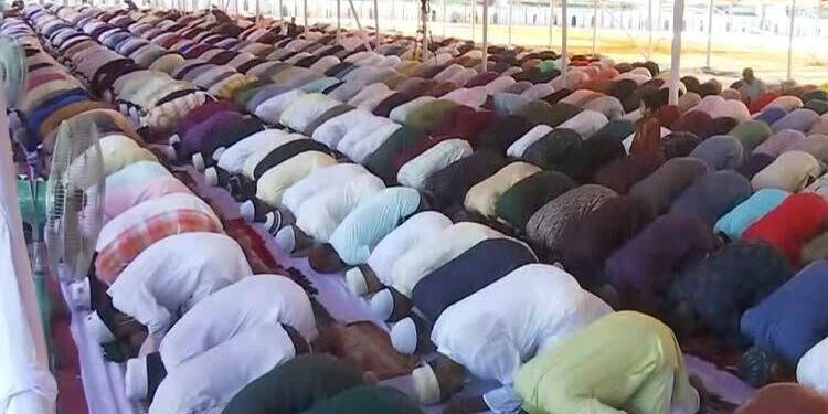 কক্সবাজার কেন্দ্রীয় ঈদগাহে ঈদের প্রথম জামাত সকাল সাড়ে ৭টায়,দ্বিতীয় জামাত সাড়ে ৮টায়