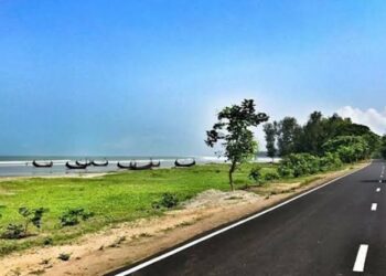 মেরিনড্রাইভে সড়ক দুর্ঘটনায় পর্যটকের মৃত্যু