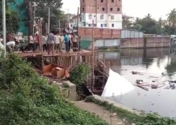 অবশেষে শতবছরের চকরিয়া খোদারকুমের  জলাধার দখলে নির্মিত অবৈধ স্থাপনা উচ্ছেদ