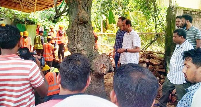 উচ্ছেদ অভিযানের দ্বিতীয় দিনে নালার ওপর নির্মিত ৫ স্থাপনা উচ্ছদ