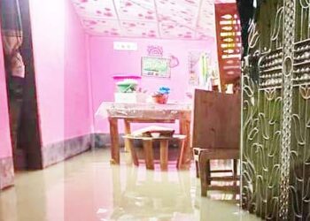 অব্যাহত বৃষ্টিতে কক্সবাজারের ৩ লাখ মানুষ পানিবন্দি