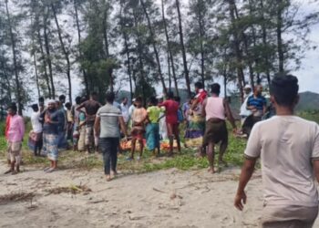 নাফ নদে দুই ট্রলারডুবিতে ৩১ রোহিঙ্গার মৃত্যু