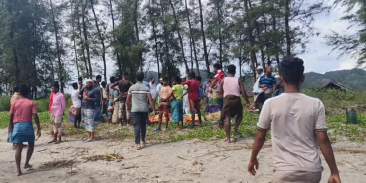 নাফ নদে দুই ট্রলারডুবিতে ৩১ রোহিঙ্গার মৃত্যু