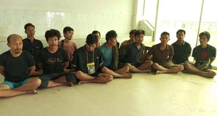 সীমান্তে পালিয়ে এলো বিজিপি'র ১৩ সদস্য 1 সীমান্তে পালিয়ে এলো বিজিপি’র ১৩ সদস্য