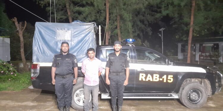 টেকনাফ ২ লাখ ইয়াবাসহ মাদক কারবারি আটক, পলাতক দুই 1 টেকনাফ ২ লাখ ইয়াবাসহ মাদক কারবারি আটক, পলাতক দুই