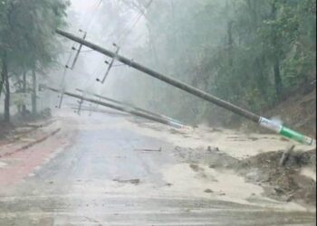 কক্সবাজারে পাহাড় ধস, ২ দিনে ৪ জনের মৃত্যু, মেরিন ড্রাইভে যান চলাচল বন্ধ