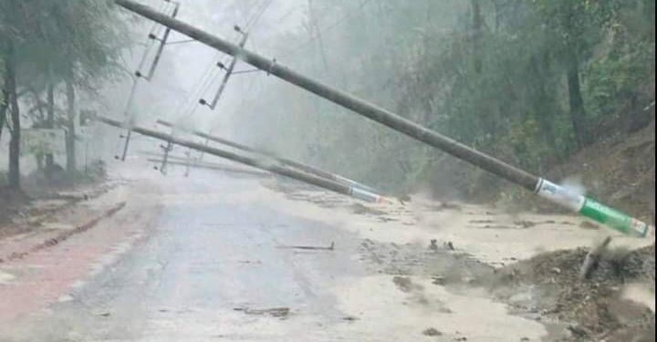 কক্সবাজারে পাহাড় ধস, ২ দিনে ৪ জনের মৃত্যু, মেরিন ড্রাইভে যান চলাচল বন্ধ