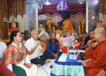 বাসাবো ধর্মরাজিক বৌদ্ধবিহার পরিদর্শনে পার্বত্য চট্টগ্রাম উপদেষ্টা সুপ্রদীপ চাকমা
