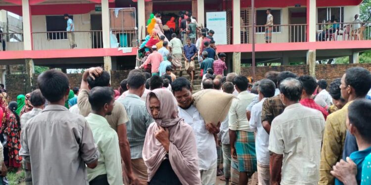 পেকুয়ায় জেলে পরিবার পেল খাদ্য সহায়তা