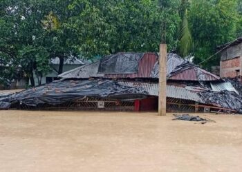 ভারী বর্ষণ পাহাড়ি ঢলে চকরিয়ায় পানিতে ৮০ গ্রাম প্লাবিত, লক্ষাধিক মানুষ পানিবন্দি