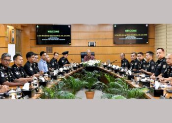 র‌্যাবকে রাজনৈতিক উদ্দেশ্যে ব্যবহার না করার নির্দেশ স্বরাষ্ট্র উপদেষ্টার