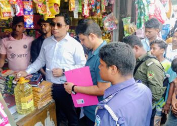 মহেশখালীতে দ্রব্যমুল্যের দাম স্বাভাবিক রাখতে ভ্রাম্যমাণ আদালতের অভিযান