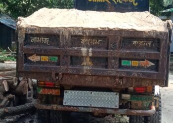চকরিয়ায় অবৈধ বালু ভর্তি ডাস্পার জব্দ