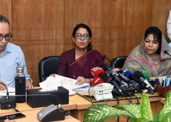 সেন্টমার্টিনে সিঙ্গেল ইউজ প্লাস্টিকের ব্যবহার বন্ধ করা হবে : পরিবেশ উপদেষ্টা