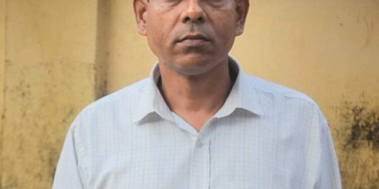 শিলখালী ইউপি চেয়ারম্যান কামাল গ্রেফতার 1 শিলখালী ইউপি চেয়ারম্যান কামাল গ্রেফতার