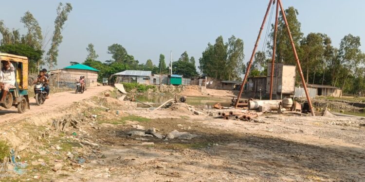 পেকুয়ায় সেতুর ১৫ শতাংশ কাজ করতেই প্রকল্পের মেয়াদ শেষ!