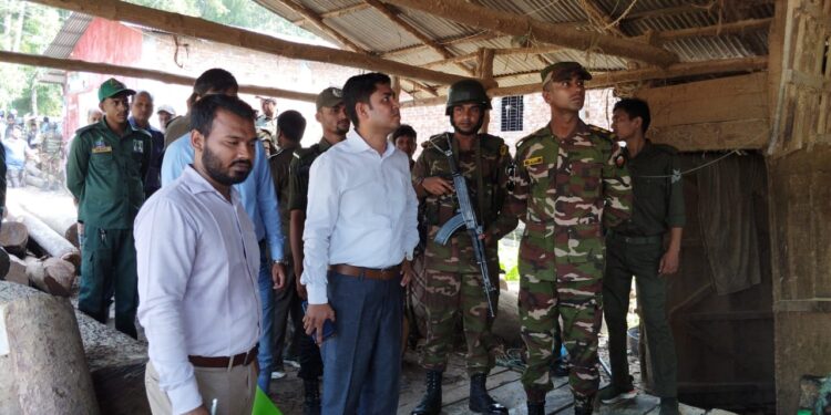 চকরিয়ায় সমিল উচ্ছেদ, গাছ জব্দ, পলিথিন পুড়িয়ে ধ্বংস 1 চকরিয়ায় সমিল উচ্ছেদ, গাছ জব্দ, পলিথিন পুড়িয়ে ধ্বংস
