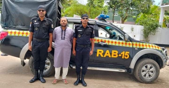 চৌফলদন্ডির জিয়াবুল হক আগ্নেয়াস্ত্রসহ আটক
