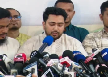 আওয়ামী লীগের বিষয়ে ‘সিদ্ধান্ত’ দেওয়ার এখতিয়ার সেনাবাহিনীর নেই -এনসিপি’র আহ্বায়ক নাহিদ