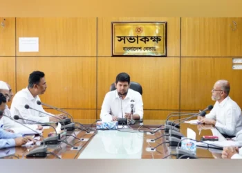 বেতারের অনুষ্ঠানকে যুগোপযোগী করতে হবে: তথ্য উপদেষ্টা
