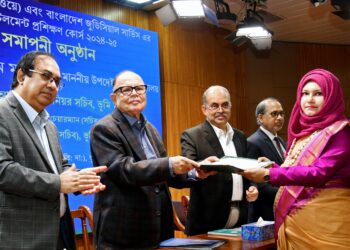 এমন কাজ করে যাবেন যাতে ভবিষ্যৎ প্রজন্মের কাছে দৃষ্টান্ত হয়ে থাকে– উপদেষ্টা