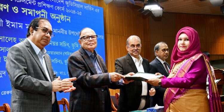 এমন কাজ করে যাবেন যাতে ভবিষ্যৎ প্রজন্মের কাছে দৃষ্টান্ত হয়ে থাকে– উপদেষ্টা