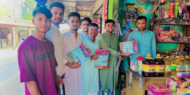 তারেক জিয়ার ৩১ দফা রাষ্ট্রকাঠামো বাস্তবায়নে পেকুয়ায় লিফলেট বিতরণ