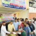 চট্টগ্রামে শিক্ষার্থীদের উদ্যোগে পথচারীদের ইফতার বিতরণ 2 চট্টগ্রামে শিক্ষার্থীদের উদ্যোগে পথচারীদের ইফতার বিতরণ
