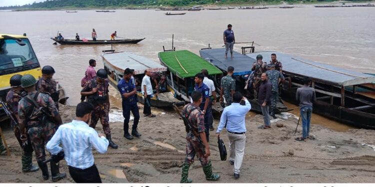 জাফলংয়ে পাথর বোঝাইকৃত ৫০টি নৌকা জব্দ 1 জাফলংয়ে পাথর বোঝাইকৃত ৫০টি নৌকা জব্দ